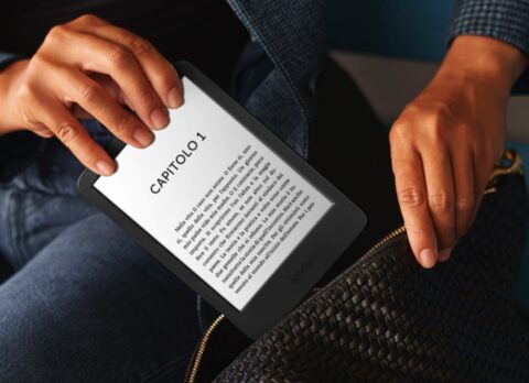 I vecchi Kindle morti da oggi, ma qualche soluzione c’è