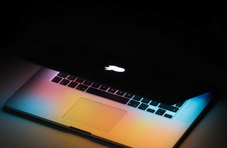 Apple forse ripristinerà la Mela illuminata nei futuri MacBook