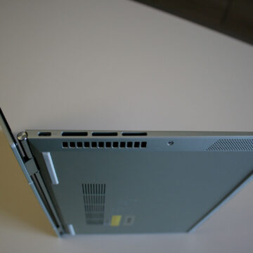 Recensione ASUS Zenbook UM5302T, portatile da 13,2″ OLED potente e leggero