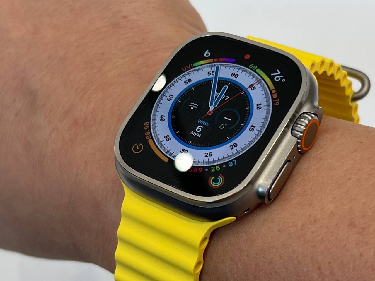 Apple Watch Ultra, il GPS mostra i muscoli tagliando il prato
