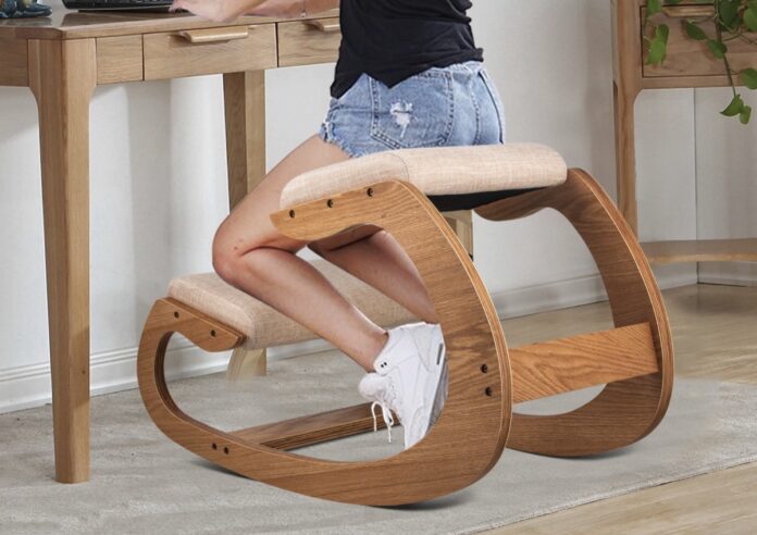 Sedia ergonomica in legno per lavorare al PC: sconto a 64 euro