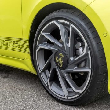 Abarth diventa elettrica con la nuova Abarth 500e