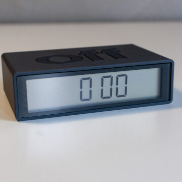 Recensione Lexon Flip Plus, sveglia elegante, semplice e geniale