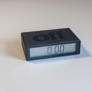 Recensione Lexon Flip Plus, sveglia elegante, semplice e geniale