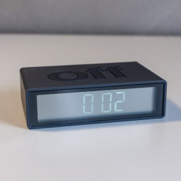 Recensione Lexon Flip Plus, sveglia elegante, semplice e geniale