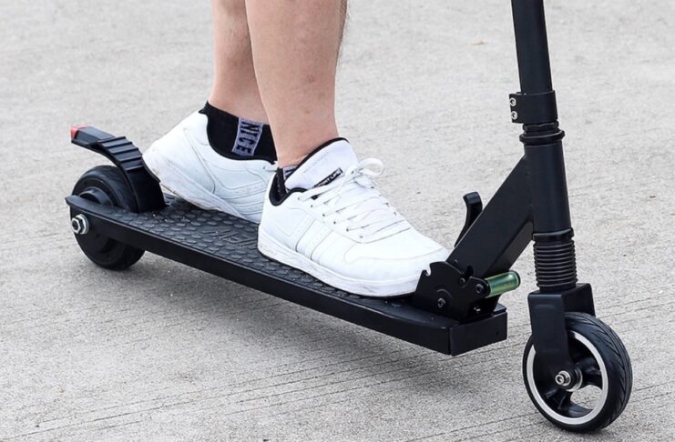 AOVOPRO ESMINI, monopattino elettrico super-leggero in offerta