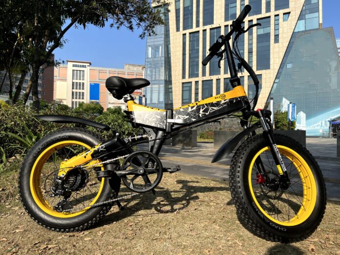 Bezior XF200, bicicletta elettrica con ruote fat a 1234,99 euro con codice