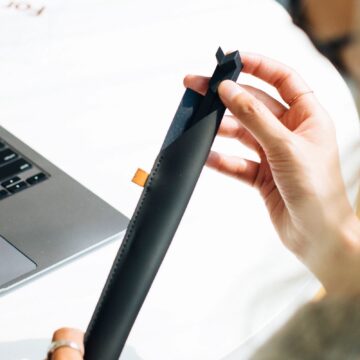 Native Union Fold è il sostegno ultra portatile per MacBook e iPad