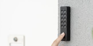 Unboxing di Nuki Keypad 2 con impronta digitale per Smart Lock
