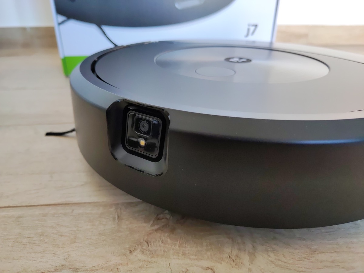 Recensione Roomba Combo j7, aspira e lava con il mocio retrattile