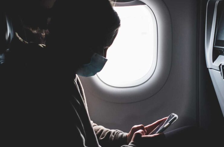 Addio modalità aerea, dall’UE OK all’uso di smartphone in volo