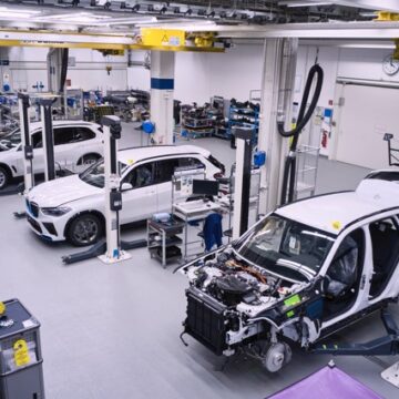 BMW avvia produzione di modello in piccola serie a idrogeno