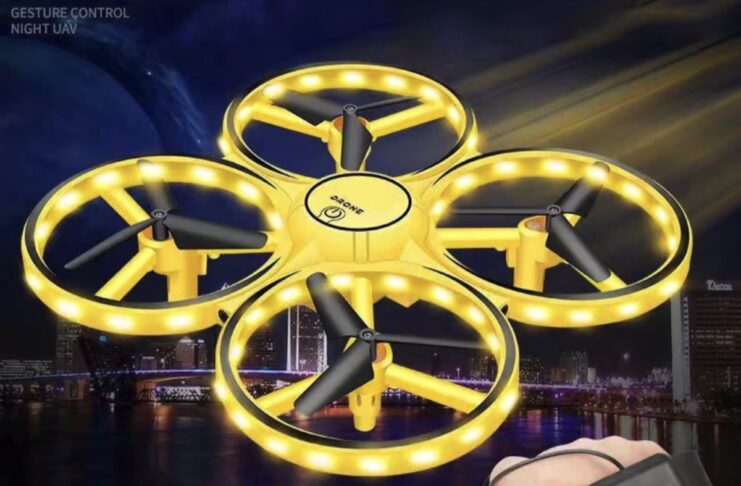 Il drone che si controlla con la mano a soli 18 euro