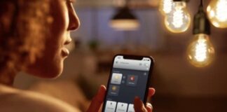 Illuminate il Natale risparmiando con le lampade e lampadine Philips, anche Hue e Smart