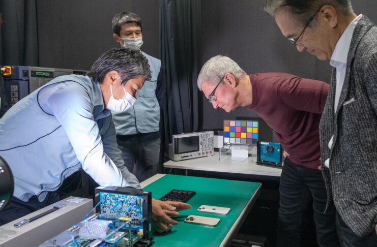 Tim Cook ringrazia Sony per i sensori fotocamera di iPhone