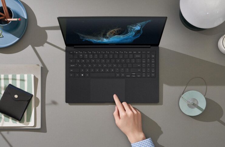 Il primo portatile Samsung con display OLED touch arriva la prossima settimana