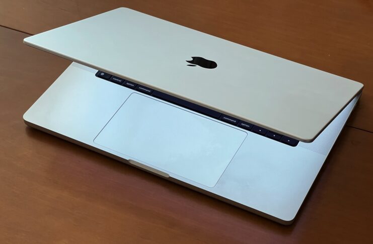 Il grande fratello è tornato, la recensione di MacBook Pro 16 M2 Pro