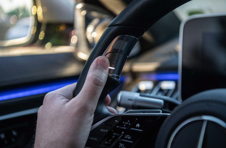 Mercedes supera Tesla, prima con guida autonoma livello 3 in USA