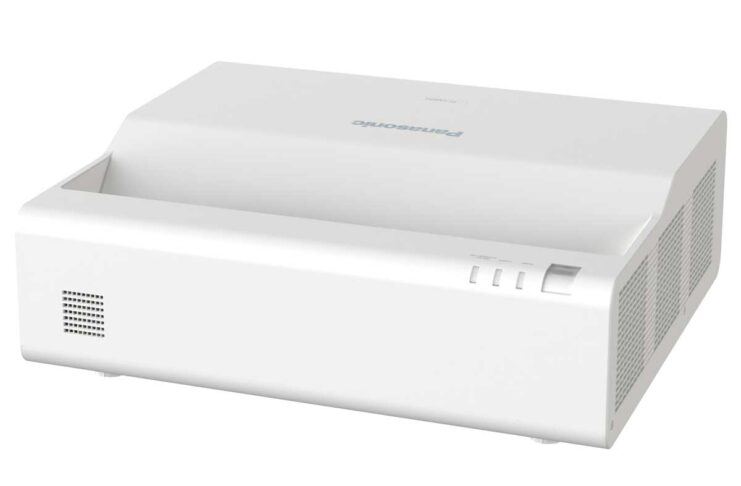 Panasonic LCD PT-CMZ50 è un nuovo proiettore per distanze ultra-corte