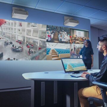 Panasonic LCD PT-CMZ50 è un nuovo proiettore per distanze ultra-corte