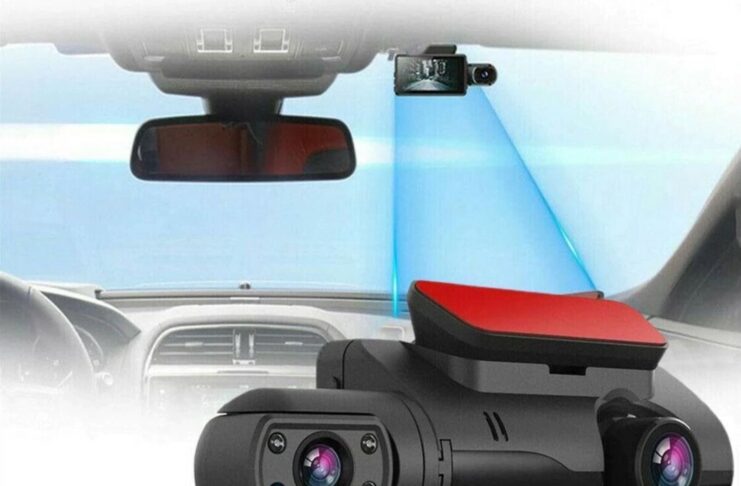 Dashcam con doppia telecamera in offerta a 15,46 €