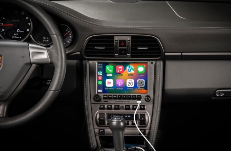 Porsche mette il CarPlay sulle auto di vent’anni fa