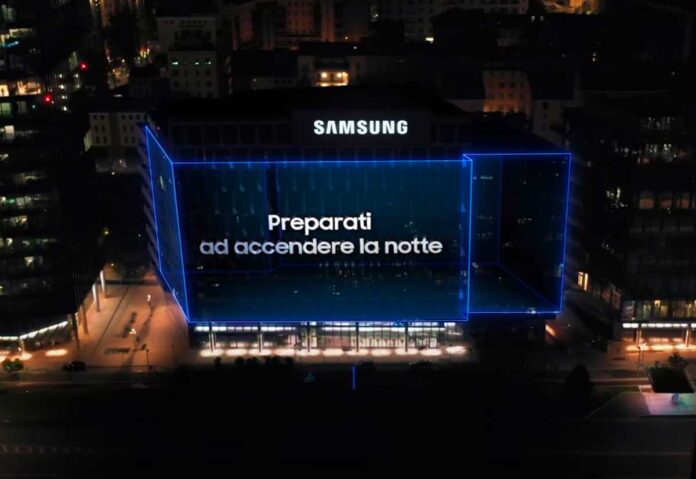 Samsung, proiezione sul suo edificio milanese per l’evento Galaxy Unpacked del 1° febbraio