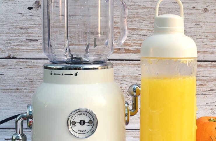 Frullatore elettrico TINTONLIFE con borraccia a 33 €