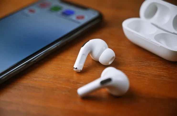 Come pulire gli AirPods (e gli auricolari in genere)