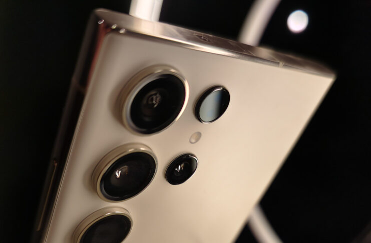 Samsung, primo contatto con la nuova serie Galaxy S23