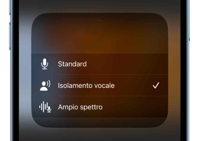 In iOS 16.4 l’isolamento vocale per le normali telefonate