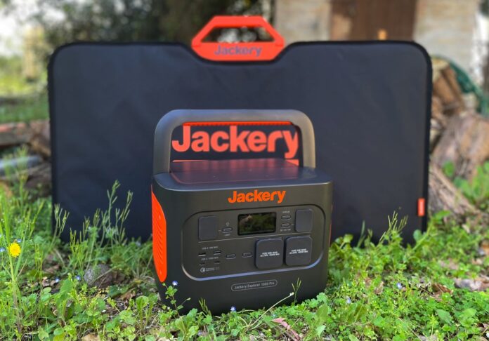 Recensione generatore solare Jackery 1000 Pro ottimo per outdoor e per casa