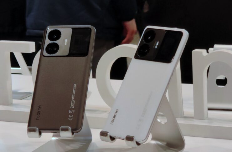 Realme GT3 ricarica ultra veloce a 240W presentato a MWC23