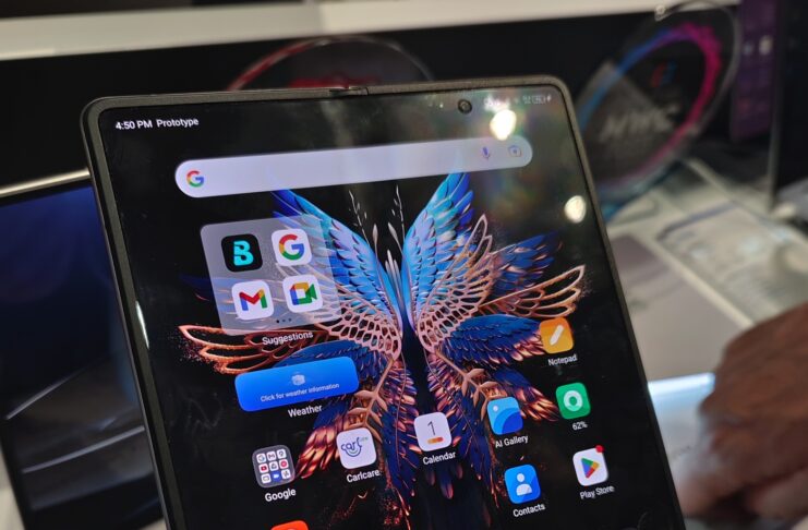 Tecno Phantom V Fold è un pieghevole dal prezzo abbordabile