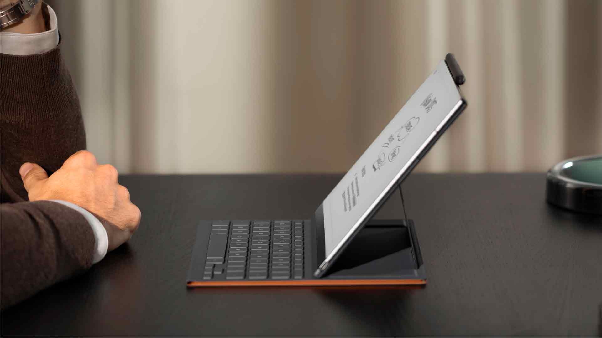 Arriva la tastiera Type Folio per il tablet di carta digitale reMarkable