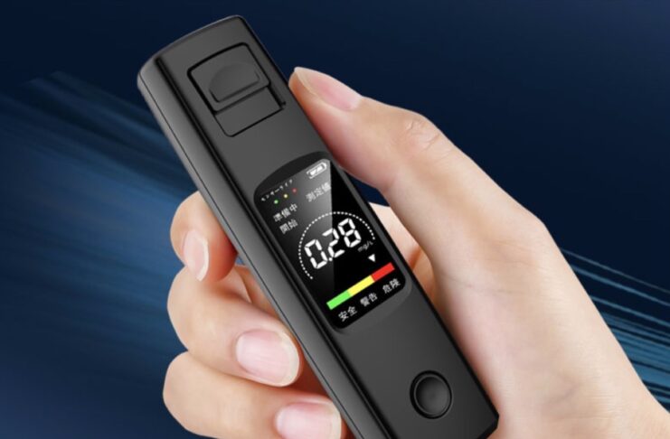 A20 è l’etilometro portatile senza contatto