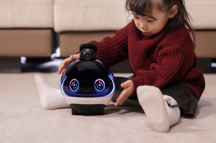 EBO X è il robot domestico per la famiglia