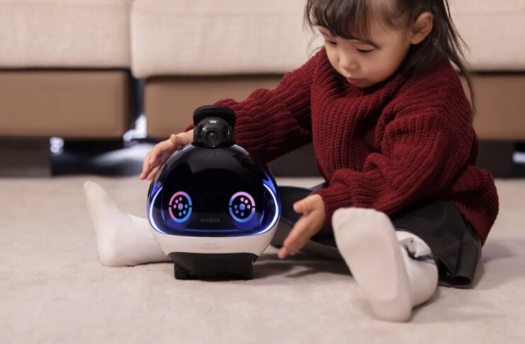 EBO X è il robot domestico per la famiglia