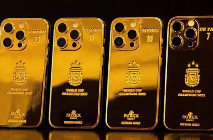 Per la vittoria ai mondiali Messi regala iPhone in oro a squadra e staff