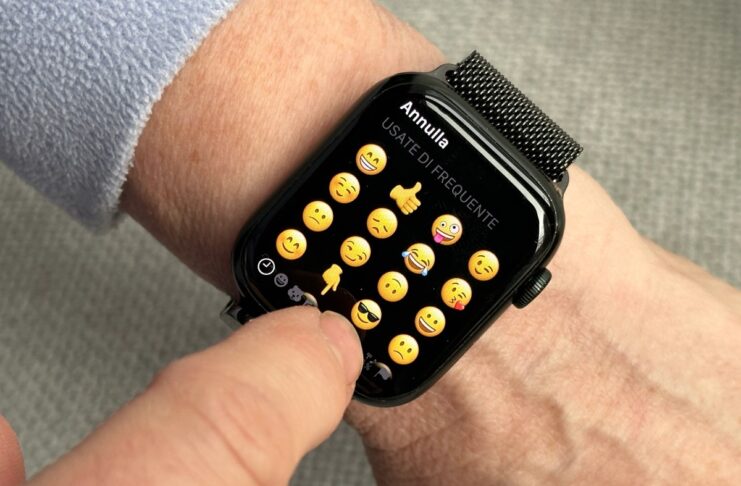 Come mandare emoji e memoji con Apple Watch