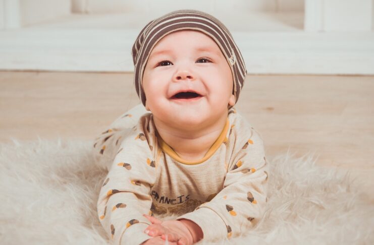 Con Galaxy S23 i denti dei neonati crescono prima