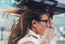 Creative Sensemore Air a 60,99€, sconto top per gli auricolari ANC nati per giocare Creative Sensemore Air a 60,99€, sconto top per gli auricolari ANC nati per giocare