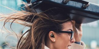 Creative Sensemore Air a 60,99€, sconto top per gli auricolari ANC nati per giocare