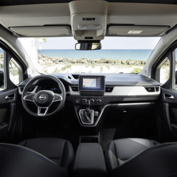 Nissan Townstar 100% elettrico arriva anche in versione Combi per il mercato europeo