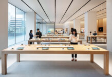 Il ladro che ama la Mela: truffa da 300mila dollari negli Apple Store USA Le foto del nuovo Apple Store Gangnam in Corea del Sud
