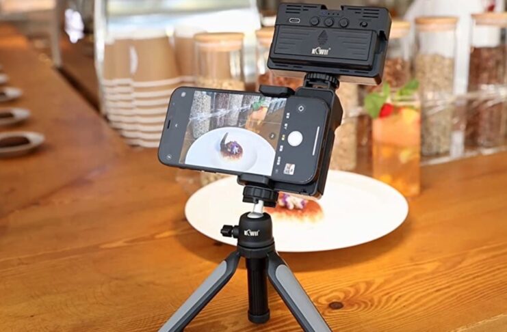 Impugnatura per qualsiasi smartphone, scattare foto diventa semplice (e sicuro)