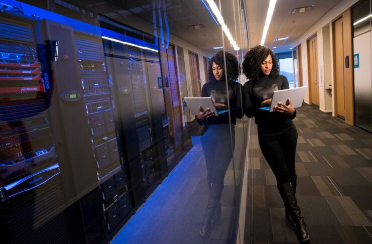 Segnaletica Digitale, cloud versus Locale: cosa scegliere e perché?