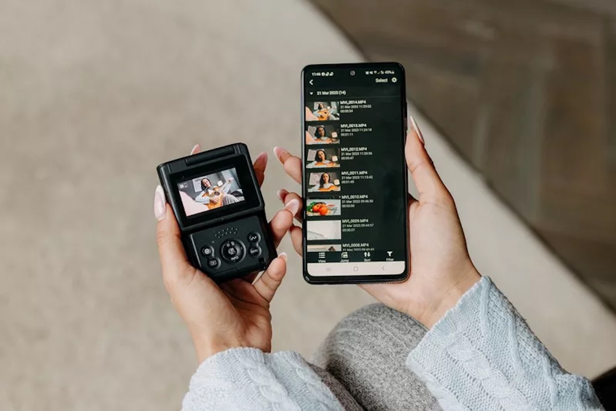 Canon PowerShot V10 è il genio compatto delle videocamere social