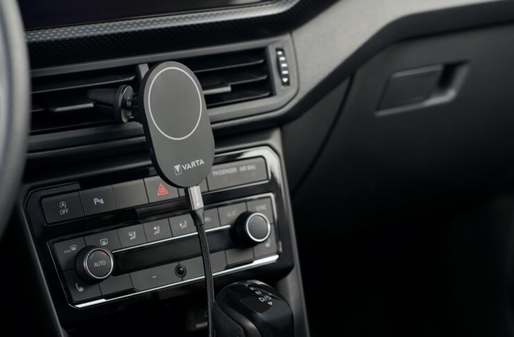 VARTA Mag Pro, il caricatore MagSafe per auto è minimal