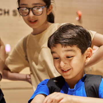 Apple Store, le foto dell'apertura nella storica Battersea Power Station di Londra